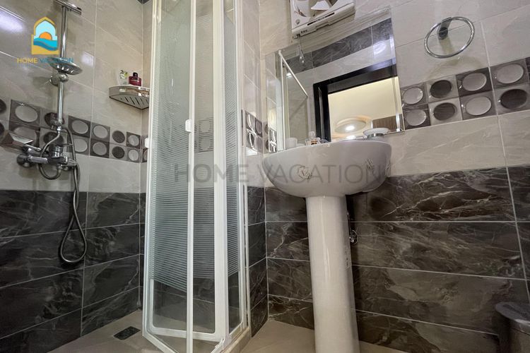 two bedroom apartment furnished new kawther hurghada bathroom (5)_result_d9b33_lg